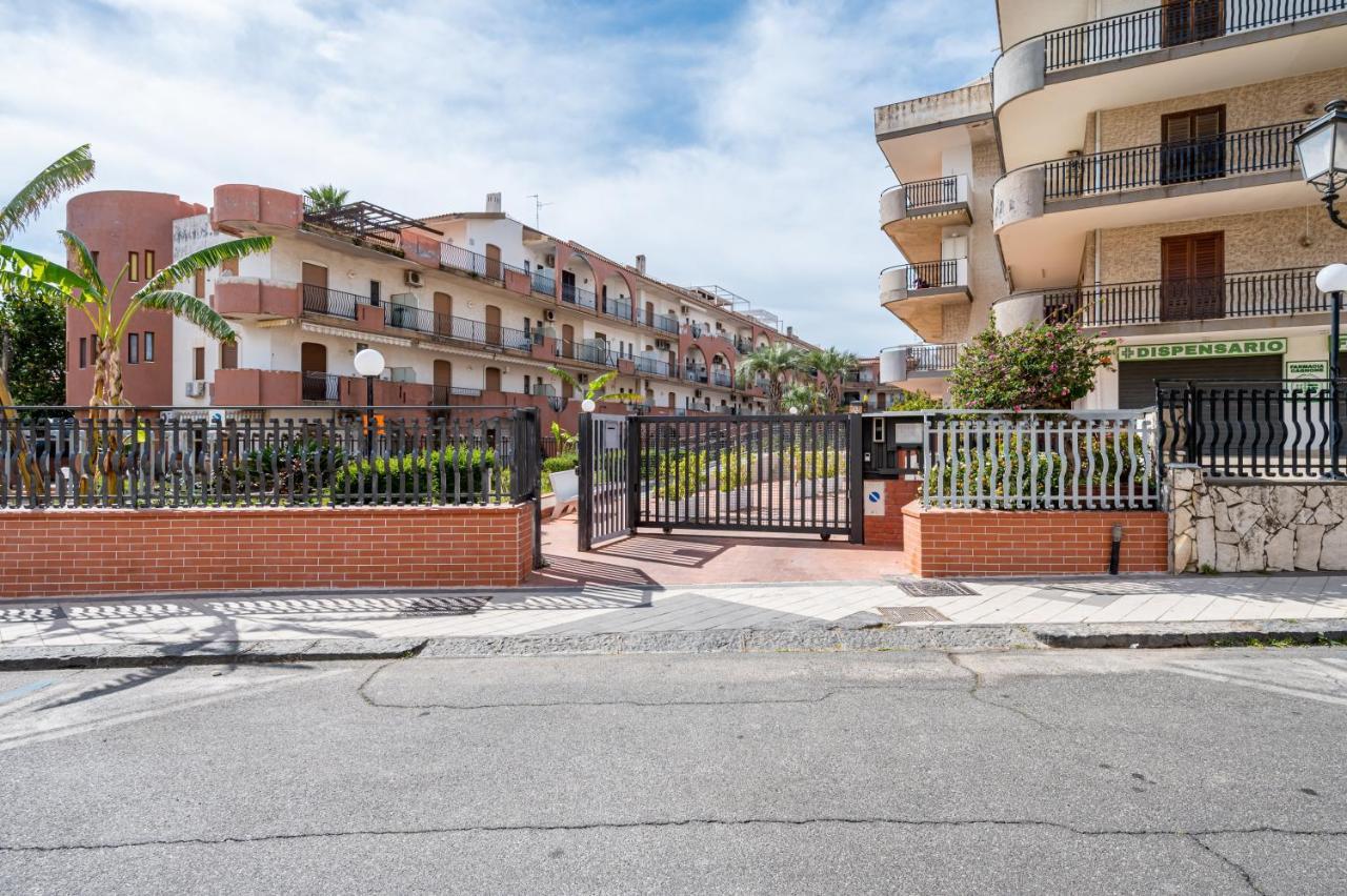 Apartamento Naxos Charming Penthouse With Swimming Pool X6 Giardini-Naxos Exterior foto